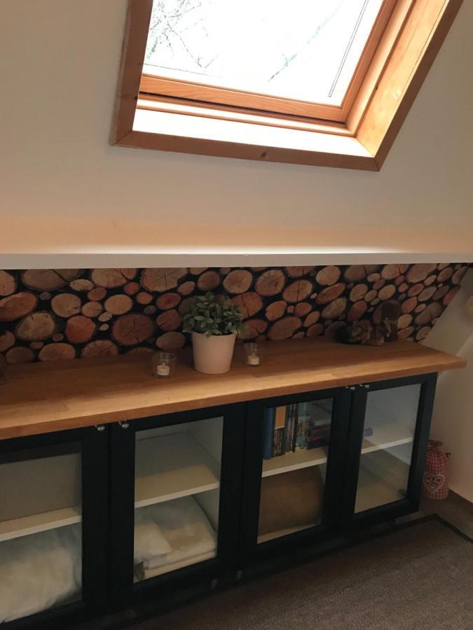 הוילה Heavenly Renovated Cabin Near Pittoresque Durbuy - Whistler מראה חיצוני תמונה